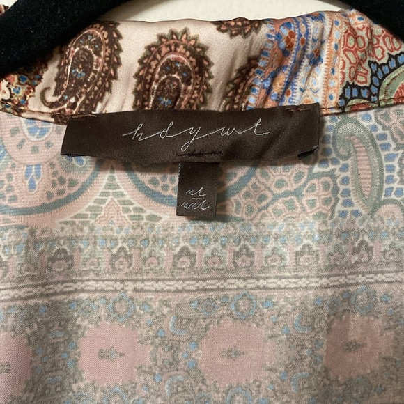 How Do You Wear That HDYWT button up - Picture 2 of 3